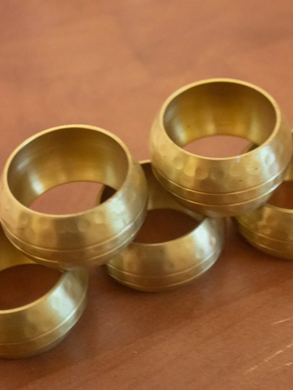 Hammered Aluminum Napkin Rings – Set of 5 – Mid‑Century Modern Tableware